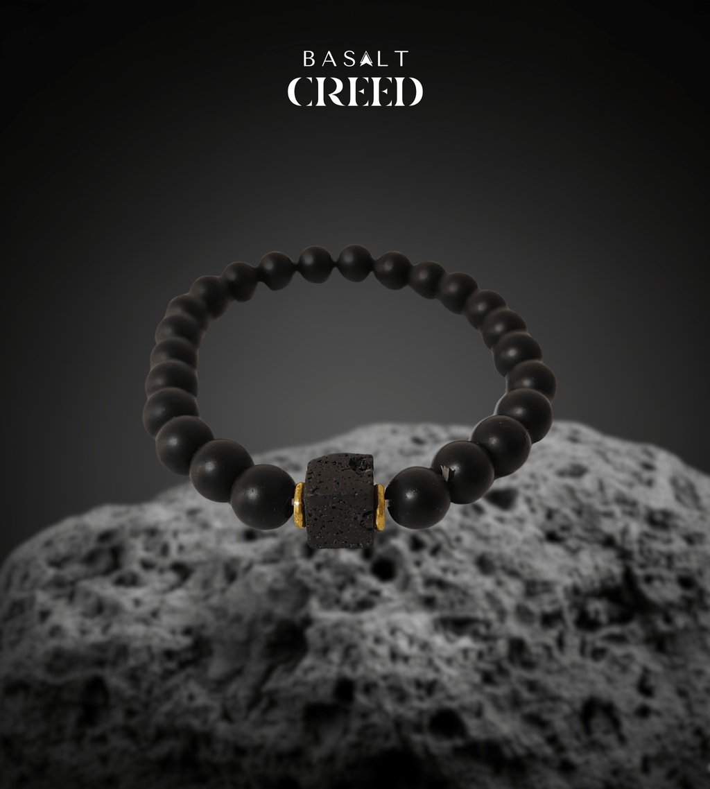 Bracelet Homme Perles & Pierre Volcanique Noire - Accent doré - Basalt Creed